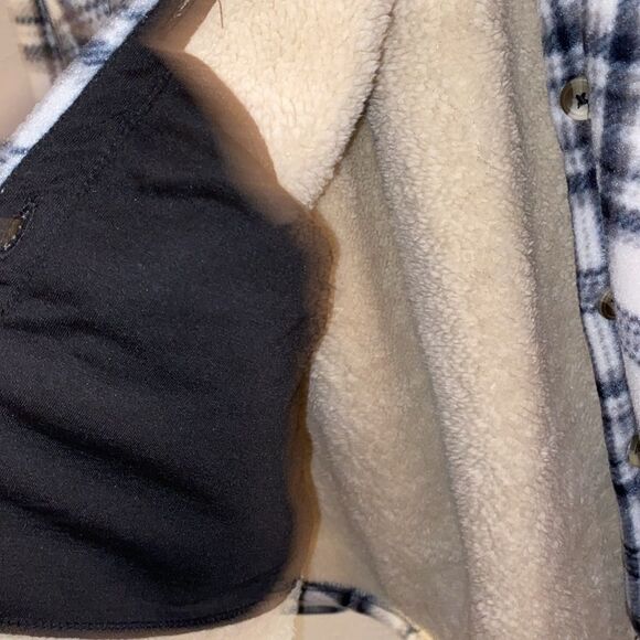 Sage Collective XXL Plaid Button Up - Picture 5 of 6